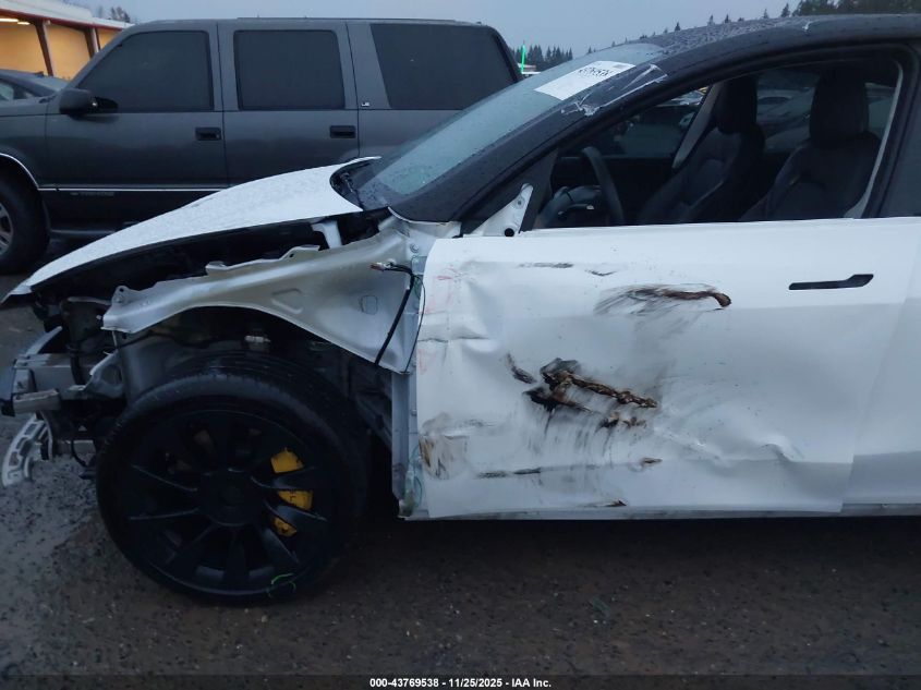 2022 Tesla Model Y Long Range Dual Motor All-Wheel Drive VIN: 7SAYGAEE4NF337341 Lot: 43769538