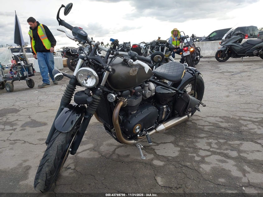 2017 TRIUMPH MOTORCYCLE BONNEVILLE auction photo 2
