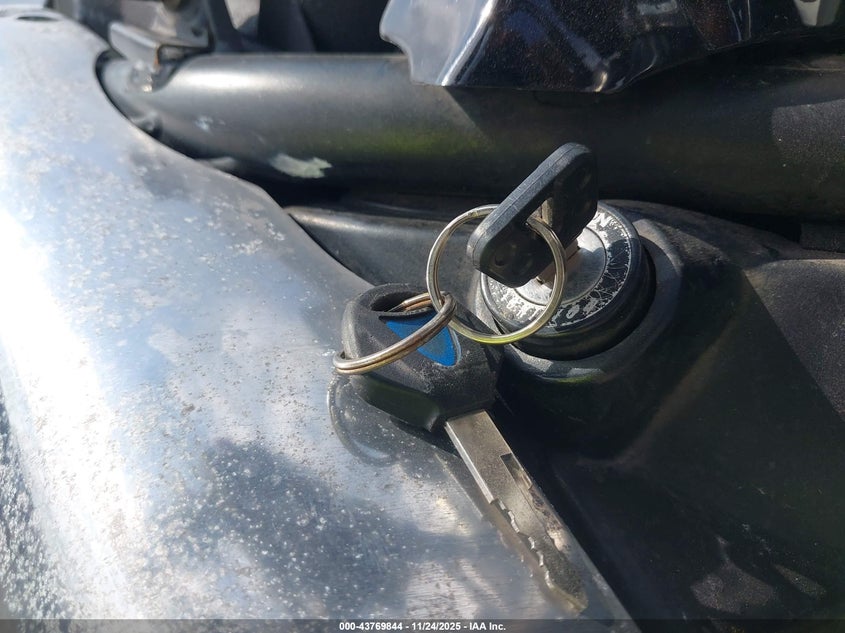 2004 Yamaha Vmx12 VIN: JYA2WFC024A015648 Lot: 43769844