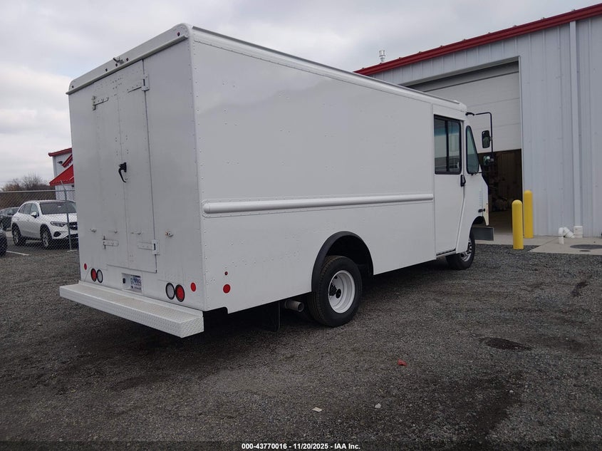 1FC3E3KN9TDD31424 2026 FORD ECONOLINE photo no. 4