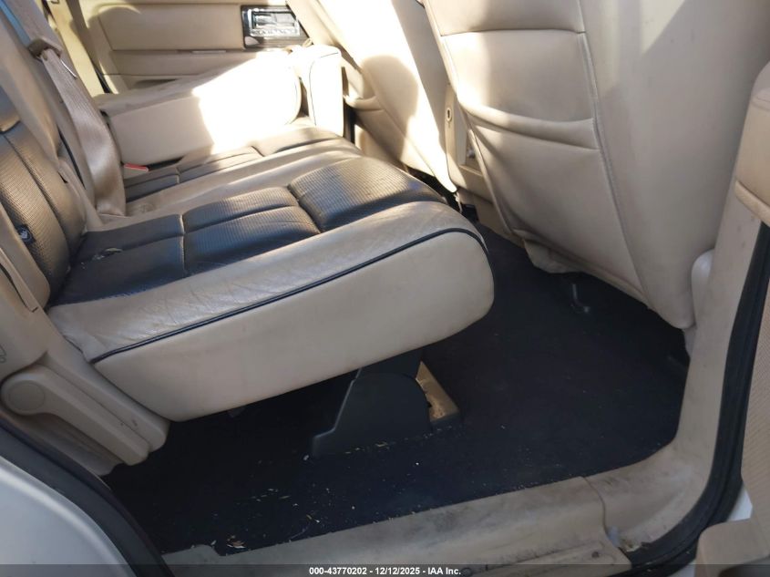2008 Lincoln Navigator VIN: 5LMFU27598LJ03724 Lot: 43770202