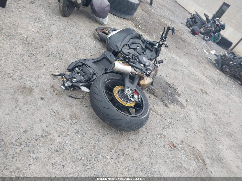 2022 Ducati Monster VIN: ZDMMAMDT6NB006637 Lot: 43770235