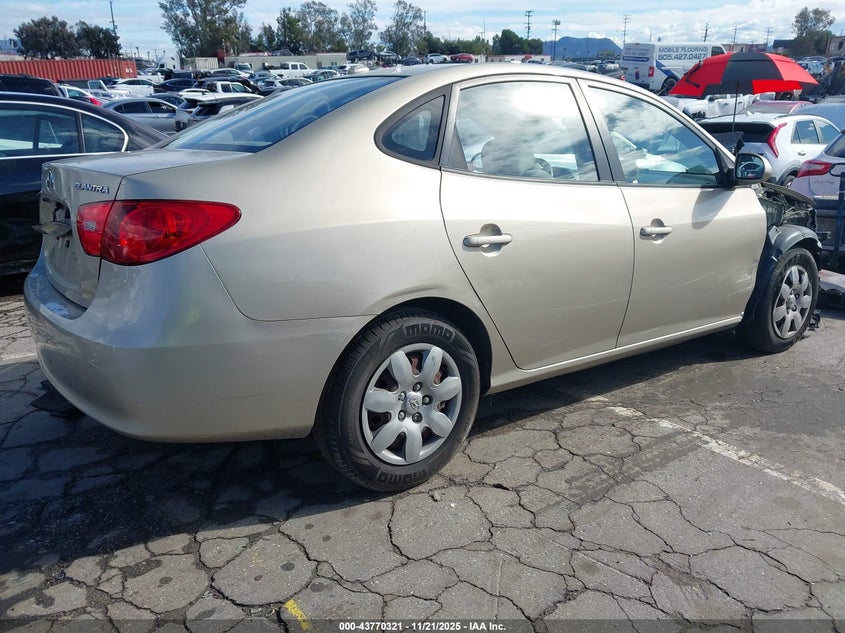 KMHDU46DX8U274667 2008 HYUNDAI ELANTRA photo no. 4