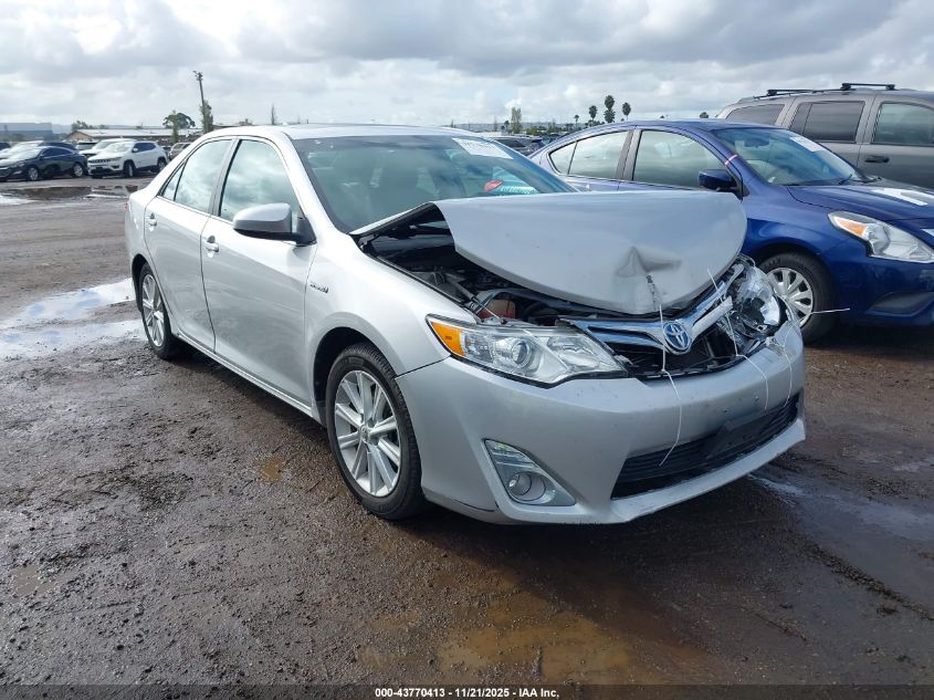 TOYOTA CAMRY HYBRID XLE