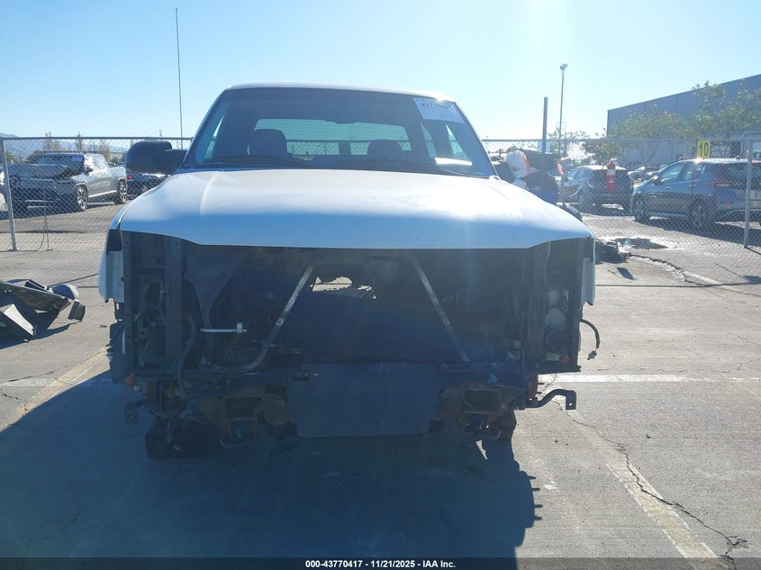 2004 GMC Sierra 2500Hd Sle VIN: 1GTHK23UX4F259671 Lot: 43770417