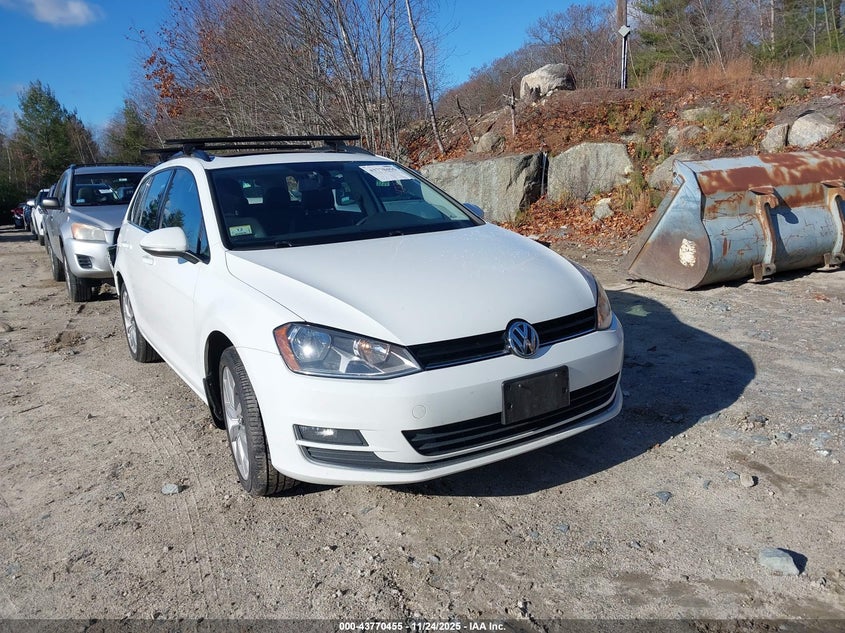VOLKSWAGEN GOLF SPORTSVAN TSI SE