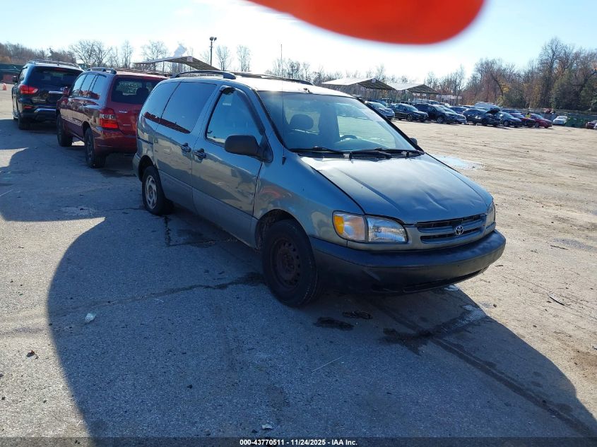 2000 Toyota Sienna Le
