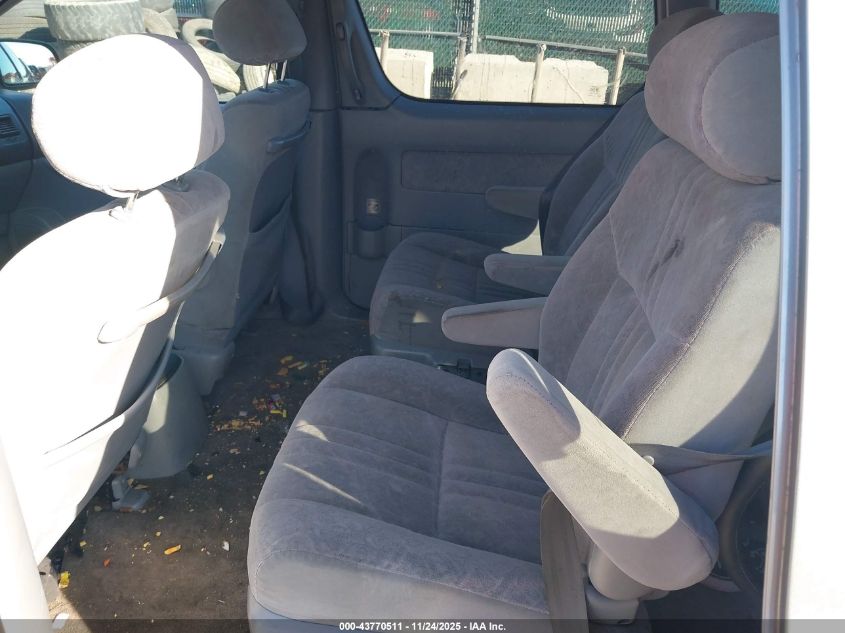 2000 Toyota Sienna Le VIN: 4T3ZF13C4YU296651 Lot: 43770511