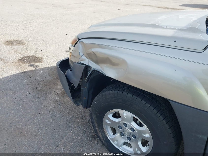 2003 Chevrolet Avalanche 1500 VIN: 3GNEC13T53G185808 Lot: 43770628