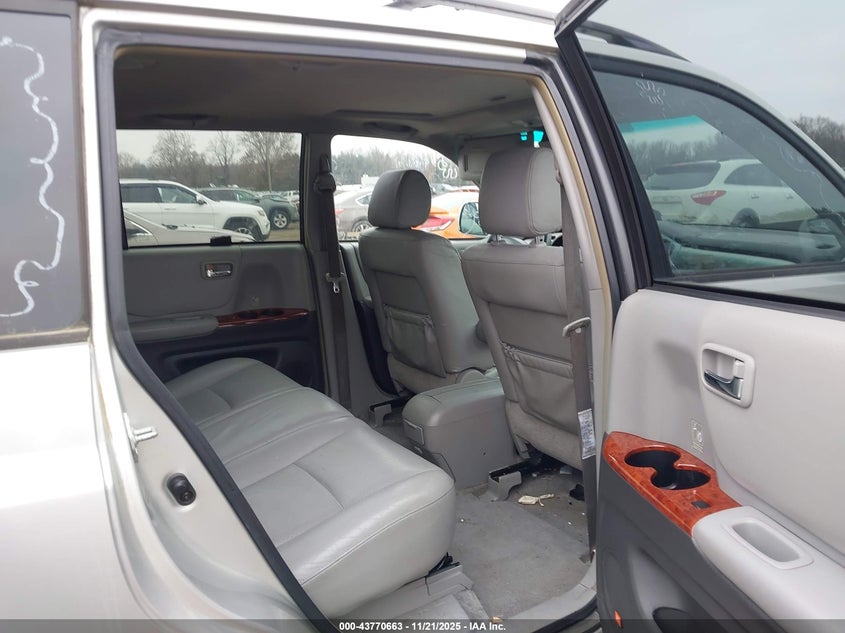JTEEP21A150070369 2005 TOYOTA HIGHLANDER photo no. 8