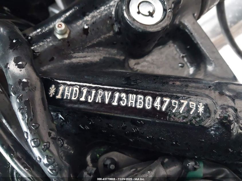 2017 Harley-Davidson Fls Softail Slim VIN: 1HD1JRV13HB047979 Lot: 43770685