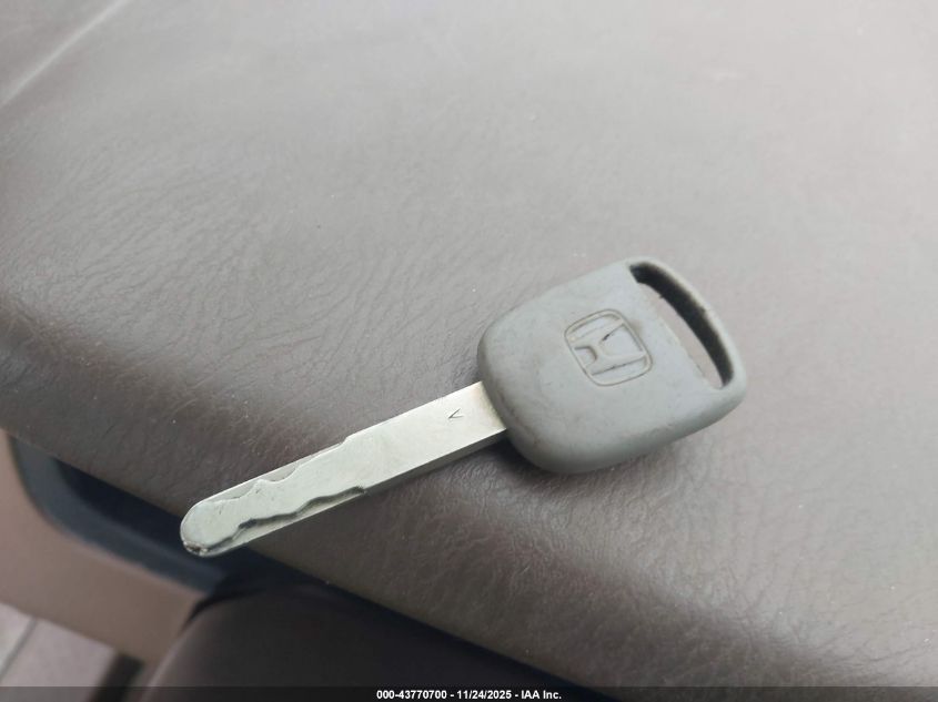 2006 Honda Pilot Lx VIN: 5FNYF18176B010670 Lot: 43770700