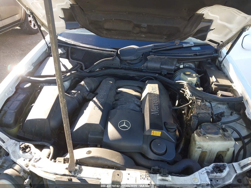 2000 Mercedes-Benz E 430 VIN: WDBJF70J2YB009267 Lot: 43770742