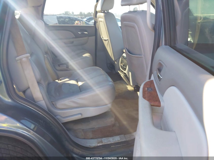 2008 Chevrolet Tahoe Ltz VIN: 1GNFK13028R216971 Lot: 43770794