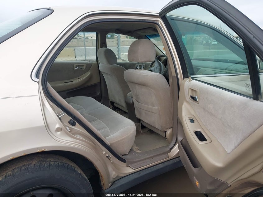 2000 Honda Accord 2.3 Lx VIN: 1HGCG6658YA132347 Lot: 43770805