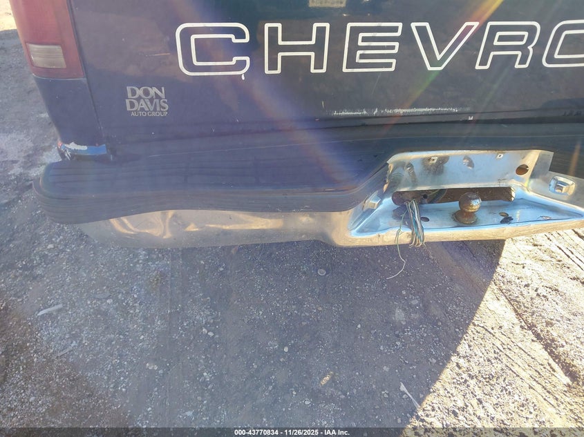 1996 Chevrolet Gmt-400 C1500 VIN: 2GCEC19W0T1171124 Lot: 43770834