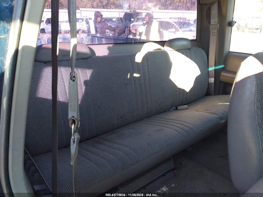 1996 Chevrolet Gmt-400 C1500 VIN: 2GCEC19W0T1171124 Lot: 43770834