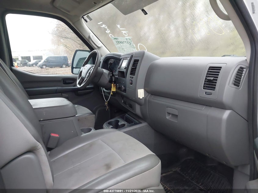 1N6BF0KY1GN810760 2016 NISSAN NV photo no. 5