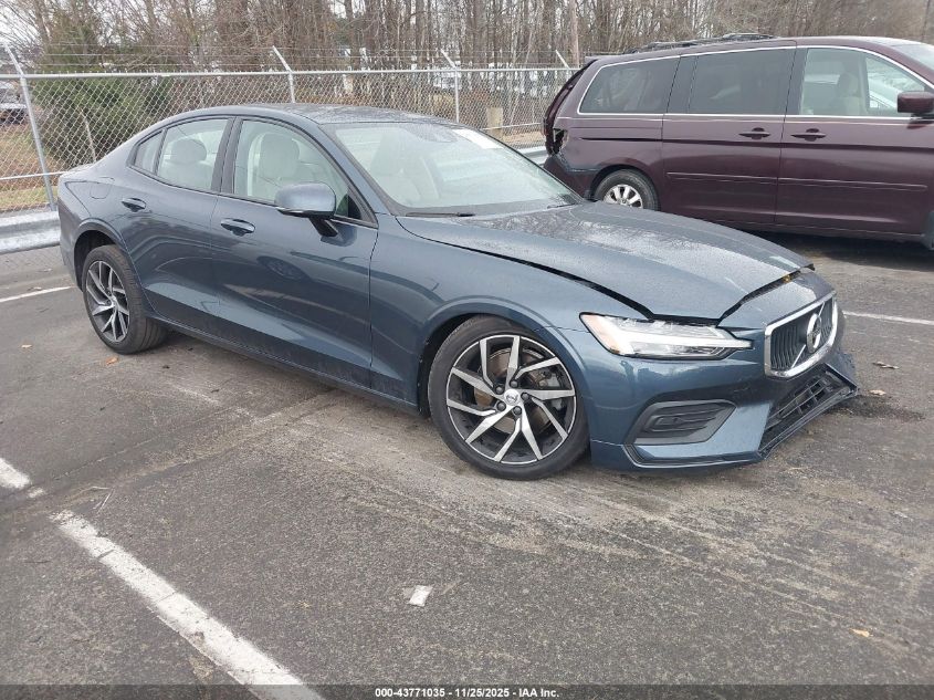 VOLVO S60 T5 MOMENTUM