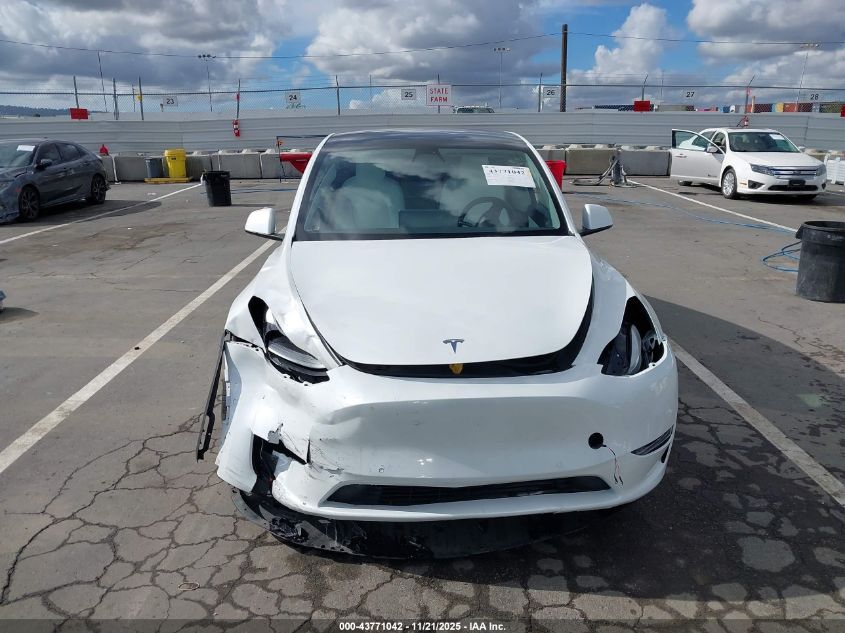 2022 Tesla Model Y Performance Dual Motor All-Wheel Drive VIN: 7SAYGDEF5NF409819 Lot: 43771042