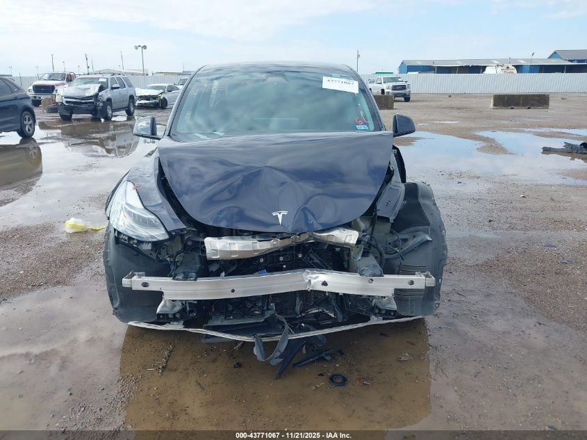 2024 Tesla Model Y Long Range Dual Motor All-Wheel Drive VIN: 7SAYGDEE6RA293752 Lot: 43771067