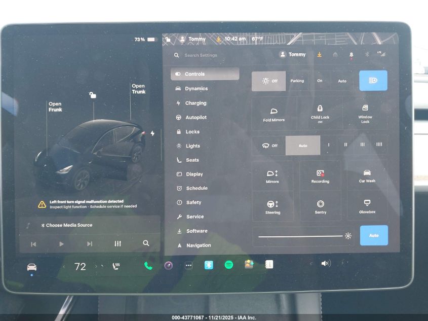 2024 Tesla Model Y Long Range Dual Motor All-Wheel Drive VIN: 7SAYGDEE6RA293752 Lot: 43771067