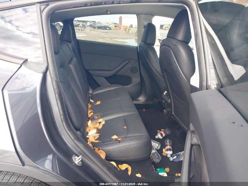 2024 Tesla Model Y Long Range Dual Motor All-Wheel Drive VIN: 7SAYGDEE6RA293752 Lot: 43771067