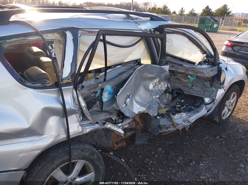 2007 Toyota Rav4 Limited V6 VIN: JTMBK31V275035750 Lot: 43771102