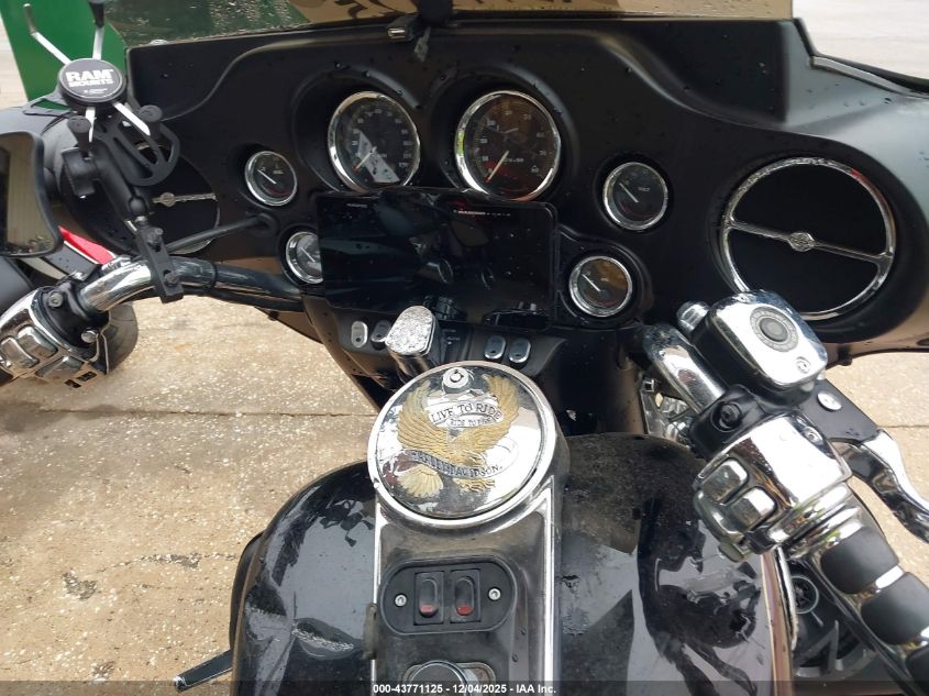 2002 Harley-Davidson Flhtcui VIN: 1HD1FCW112Y627457 Lot: 43771125