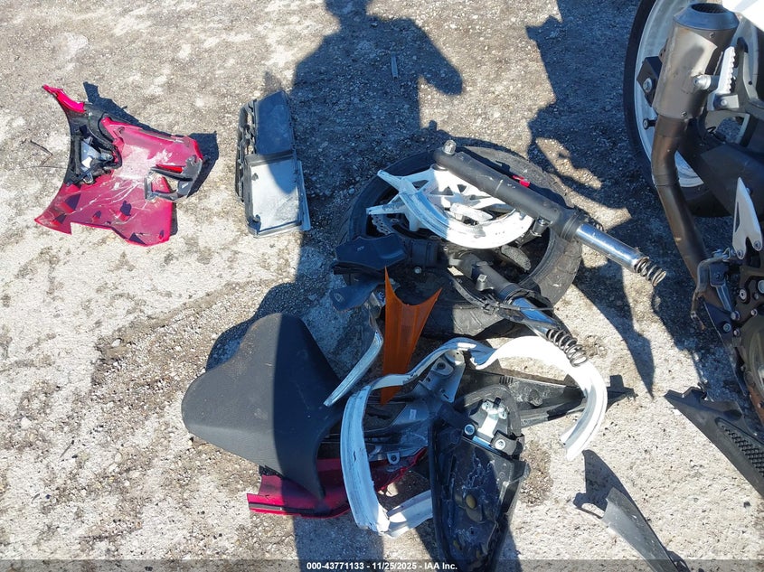 2021 Kawasaki Ex400 VIN: JKAEXKG11MDA95028 Lot: 43771133