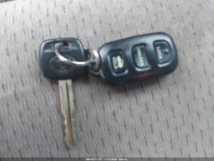 2004 Toyota Camry Le VIN: 4T1BE32K54U372633 Lot: 43771137