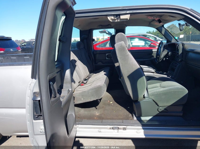 2005 Chevrolet Silverado 1500 Ls VIN: 2GCEC19T951116731 Lot: 43771204