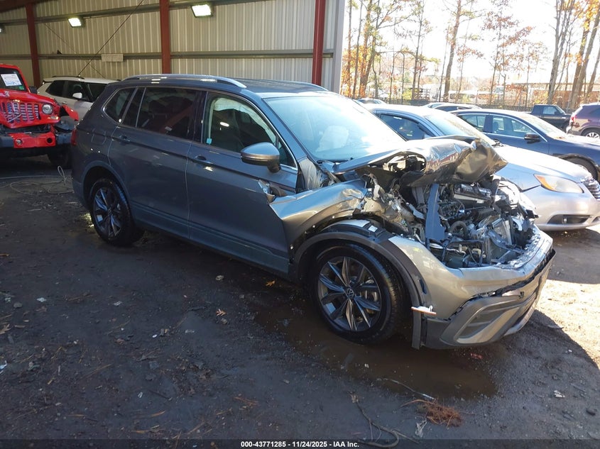 VOLKSWAGEN TIGUAN 2.0T SE