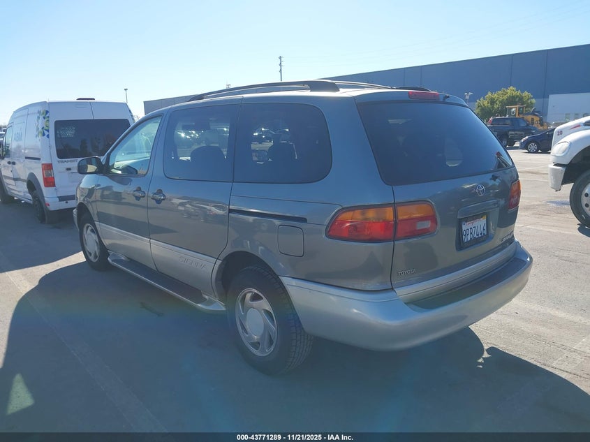 4T3ZF13C0WU031450 1998 TOYOTA SIENNA photo no. 3