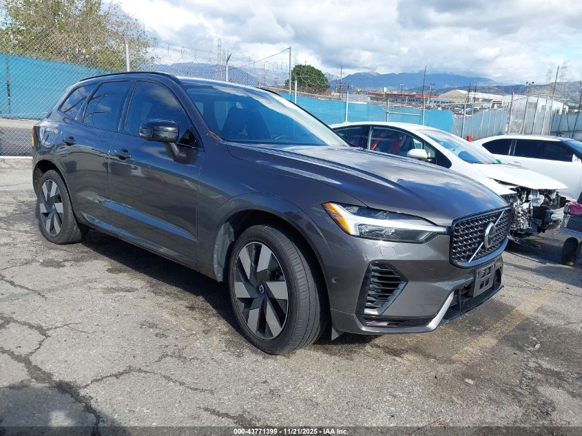 VOLVO XC60 T8 PLUS DARK THEME