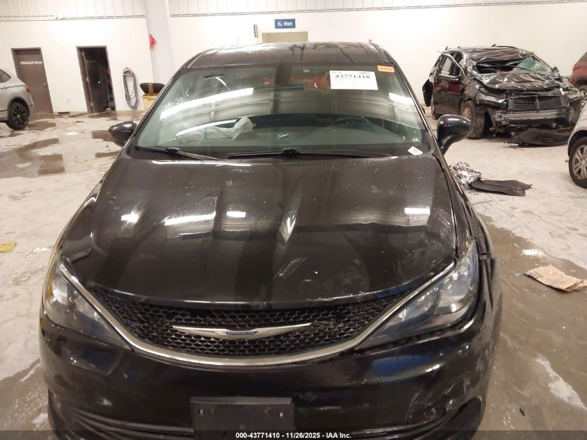 2019 Chrysler Pacifica Touring VIN: 2C4RC1DGXKR652113 Lot: 43771410