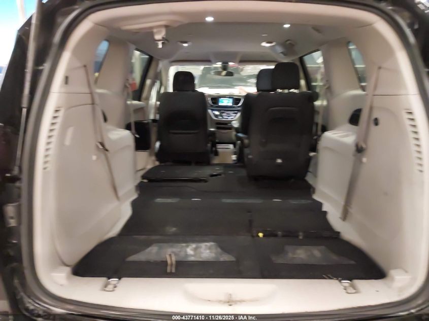 2019 Chrysler Pacifica Touring VIN: 2C4RC1DGXKR652113 Lot: 43771410