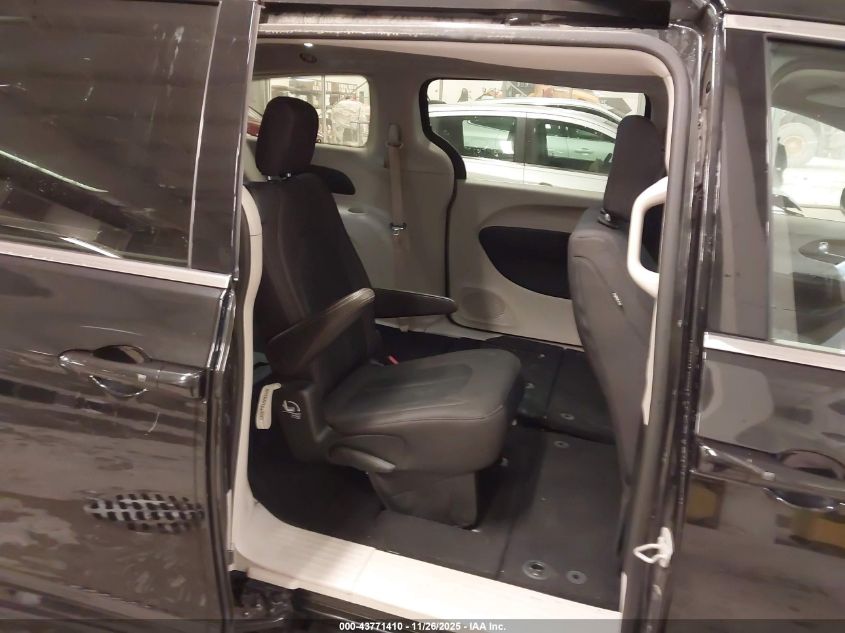 2019 Chrysler Pacifica Touring VIN: 2C4RC1DGXKR652113 Lot: 43771410