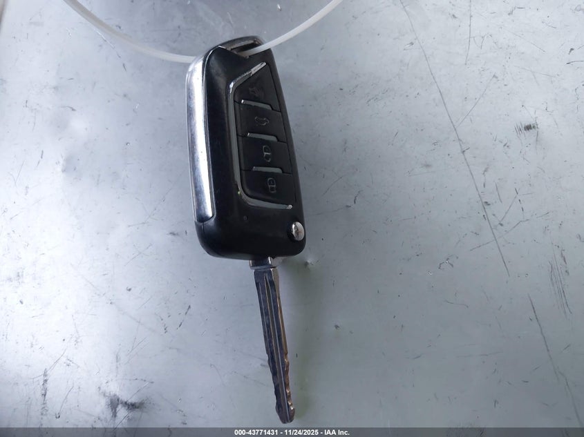 2007 Toyota Rav4 Limited V6 VIN: JTMZK31V075010036 Lot: 43771431