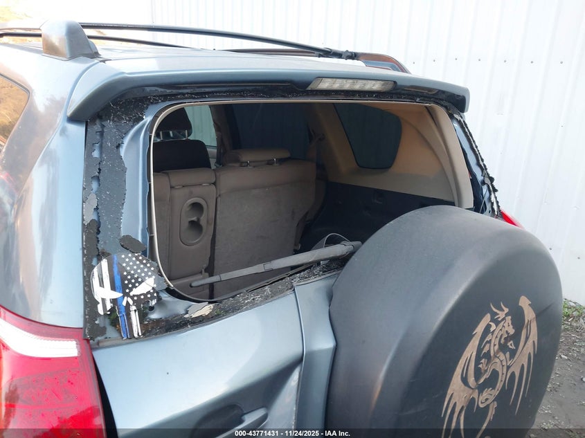 2007 Toyota Rav4 Limited V6 VIN: JTMZK31V075010036 Lot: 43771431