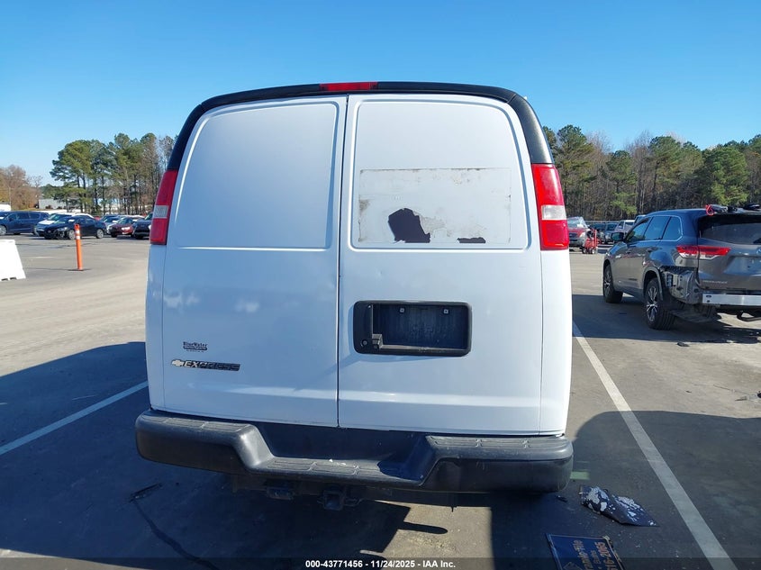 2018 Chevrolet Express 2500 Work Van VIN: 1GCWGAFG3J1316892 Lot: 43771456