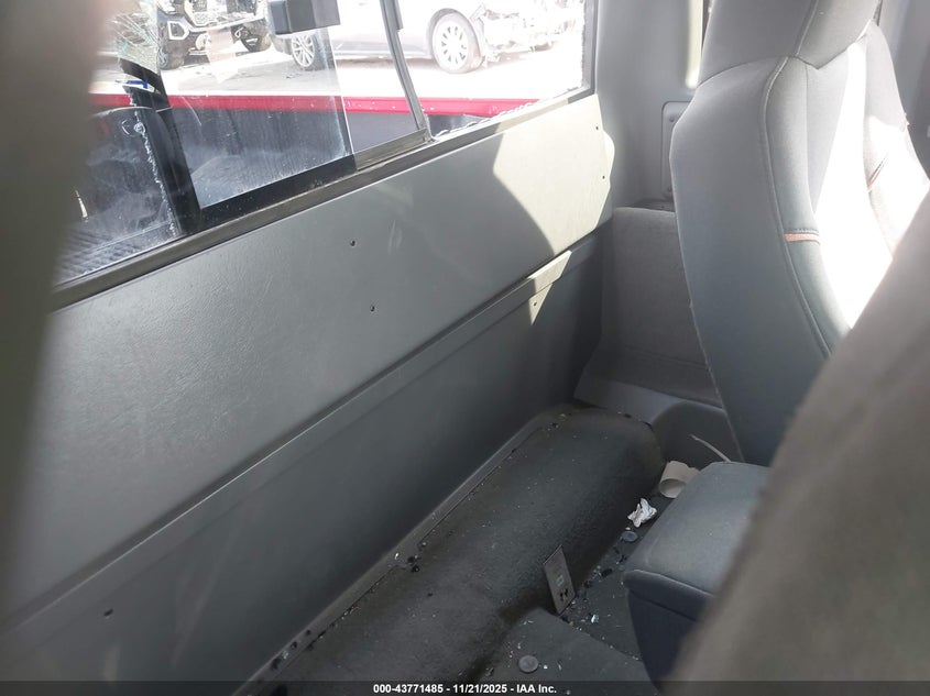 2004 Mazda B3000 Ds VIN: 4F4YR16U74TM00853 Lot: 43771485