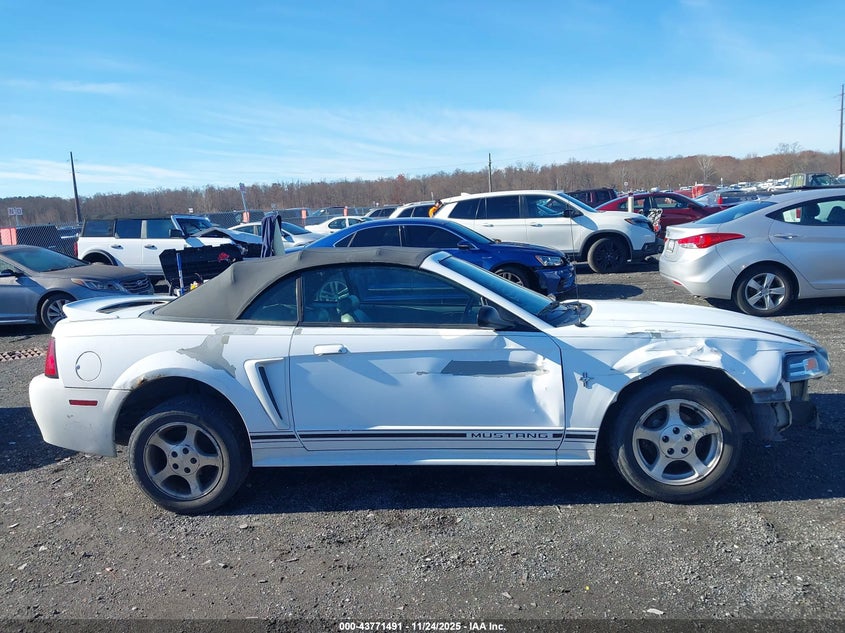 2000 Ford Mustang VIN: 1FAFP444XYF305403 Lot: 43771491