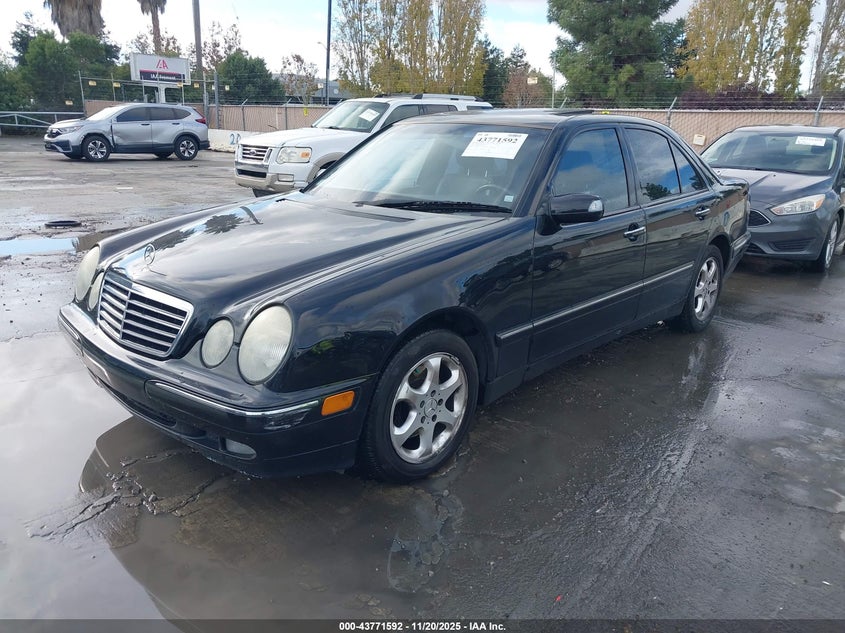 WDBJF65J02B404221 2002 MERCEDES-BENZ E-KLASSE photo no. 2