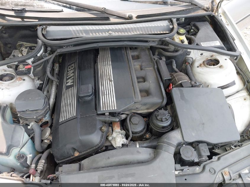 2004 BMW 330Xi VIN: WBAEW53424PN33588 Lot: 43771593