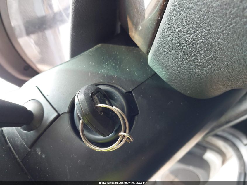 2004 BMW 330Xi VIN: WBAEW53424PN33588 Lot: 43771593