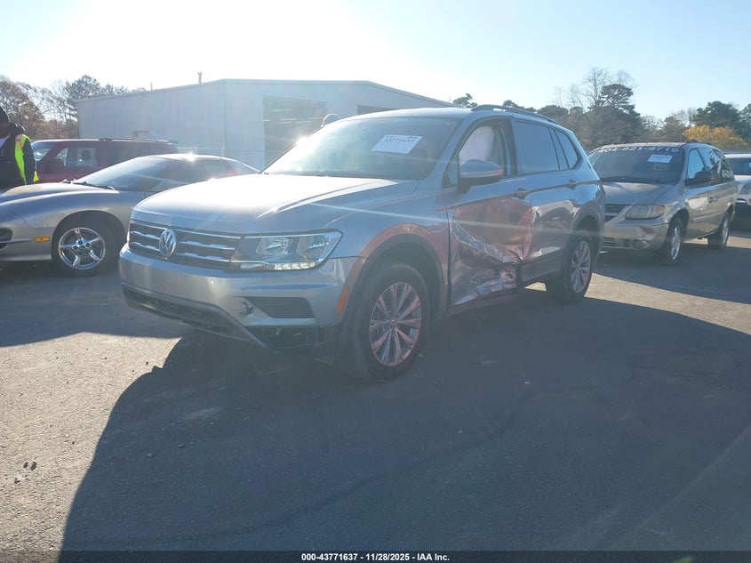 3VV1B7AX3LM140050 2020 VOLKSWAGEN TIGUAN photo no. 2