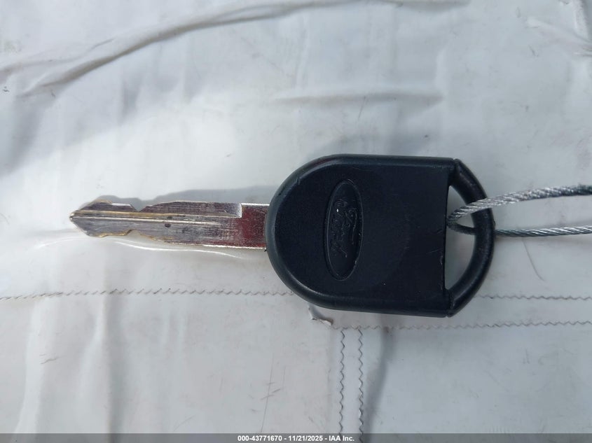 1FAHP32NX8W199050 2008 FORD FOCUS photo no. 11