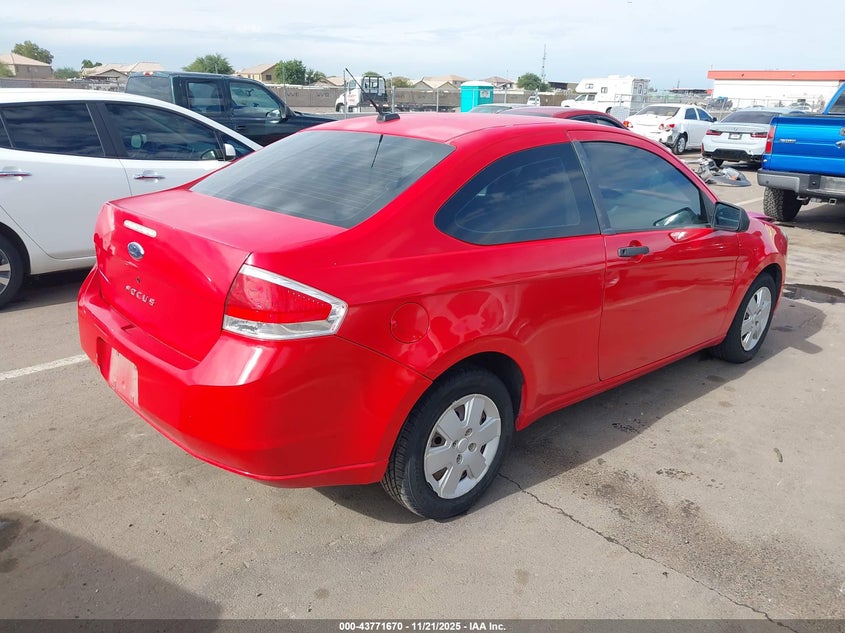 1FAHP32NX8W199050 2008 FORD FOCUS photo no. 4