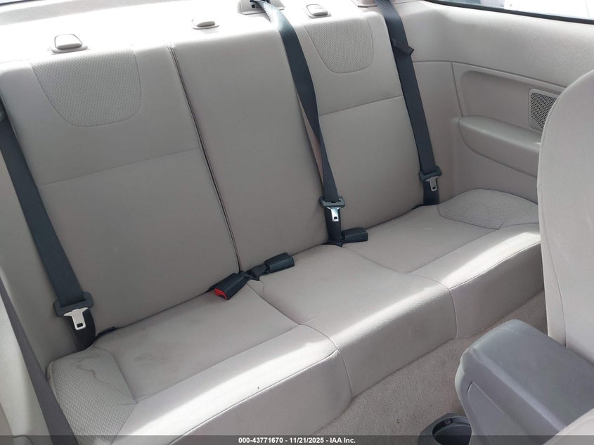 1FAHP32NX8W199050 2008 FORD FOCUS photo no. 8